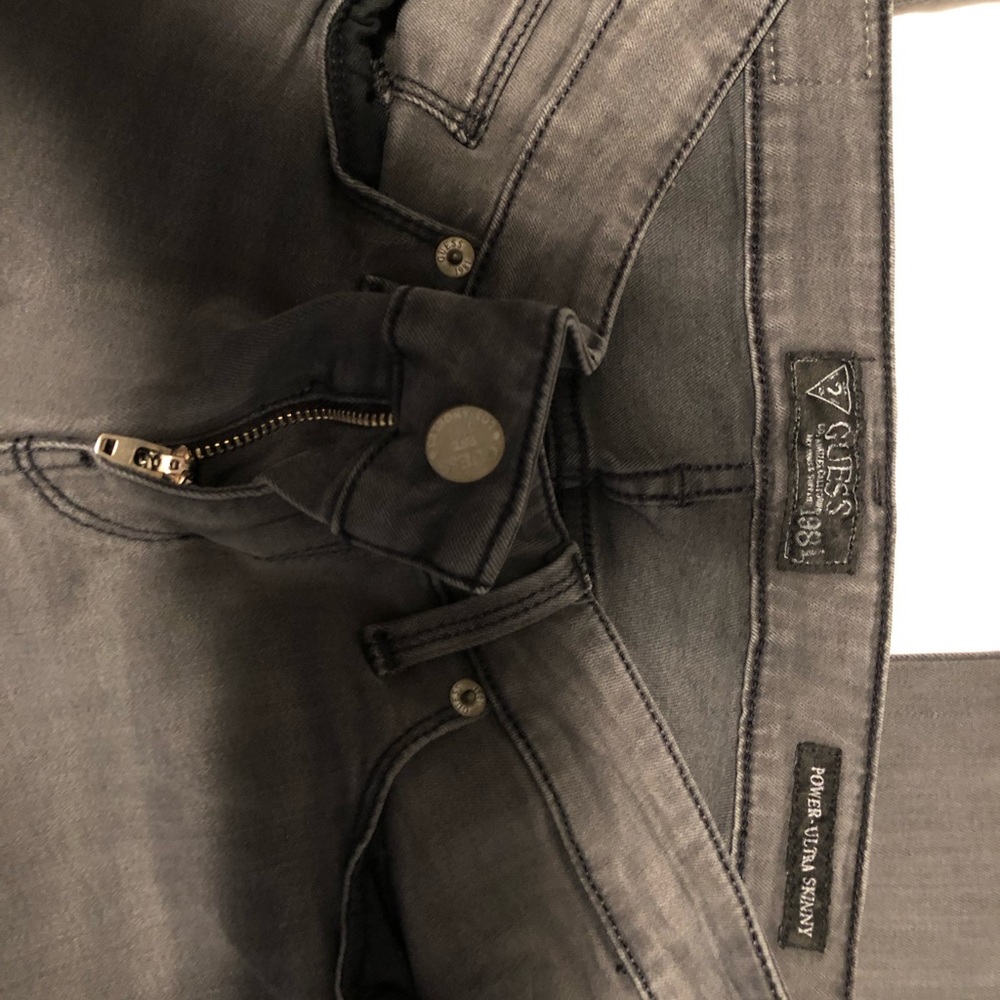 Guess Jeans - Picture 3 of 3